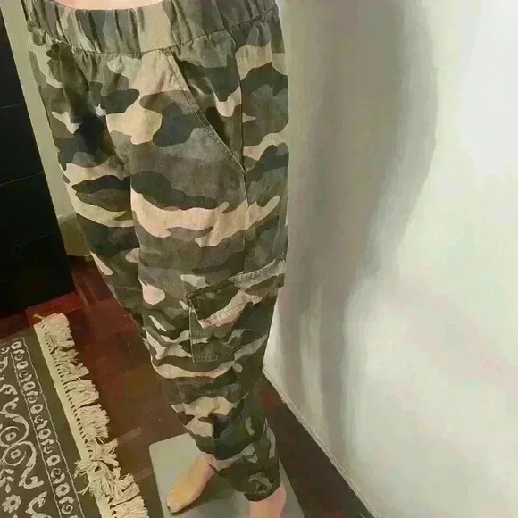 Divided sexy party casual cargo pants in excellent  condition size 8 - Picture 4 of 6